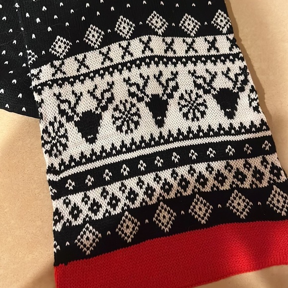 Holiday Scarf - Picture 2 of 4